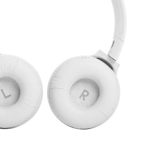 JBL Tune 510BT - White - Wireless on-ear headphones - Detailshot 2